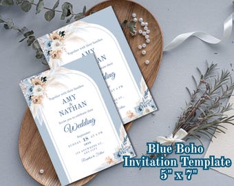 Invitación bohemia en azul polvoriento y beige / Arco floral de hierba de la pampa / Plantilla editable de Canva de 5x7 / Imprimible con flores azules para eventos / Bodas y despedidas de soltera
