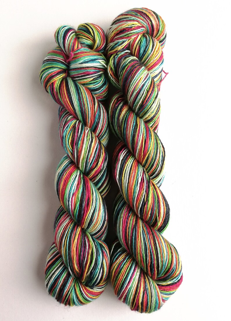hand dyed singleply yarn platinum Sewing & Needlecraft Needlepoint