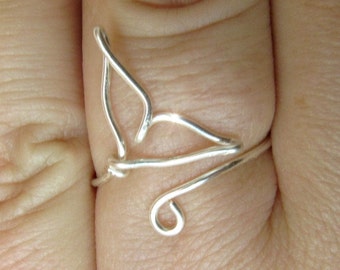 Anello a coda di balena in argento sterling fatto a mano - Regolabile con avvolgimento in filo metallico