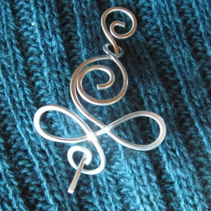 Celtic Heart Spiral Pin, Châle Pin, Scarf Pin, Sweater Clip, Portugais, Vis, Broche pull, Fixation haussement d’épaules, Femmes, Accessoires à tricoter