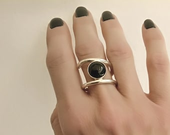 Black Round Onyx Cabochon Ring, Sterling Silver Band, Gift For Her, Statement ring, Black Semi Precious Stone RIng, Minimalist Ring