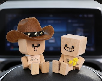 Valentinstag Geschenk,Neue Fahrer Geschenke,DIY Holz Geschenk,Auto-Armaturenbrett-Dekor Niedliche Holzfigurine,Lustige Auto-Dekor,handgefertigte Holz Schreibtisch Ornamen