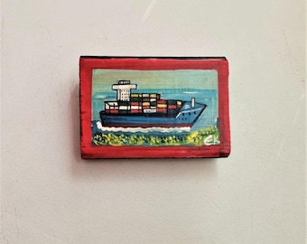 Pintura popular antigua, pintura de un barco portacontenedores, pintura popular de un barco mercante sobre madera recuperada, arte popular rústico, arte popular griego