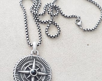 INFINIONLY Moda Collana Medallion in Acciaio Inossidabile da Uomo Adolescenti Vintage Ciondoli per Collane del Cavaliere della Croce Ciondolo Rotonda Creativo