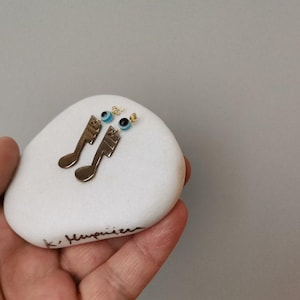Musical notes sculpture, brass musical notes paperweight, music lovers gift, musician&#39;s gift, musical notes on white marble pebble