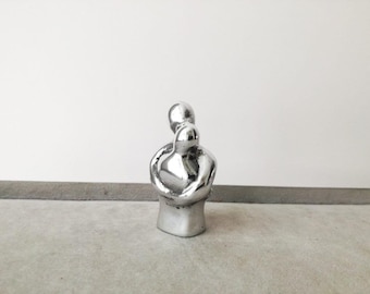 Embracing couple sculpture, abstract, minimalist sculpture of loving couple in embrace, aluminum figures, valentine&#39;s couple gift