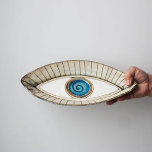 Piatto con occhio blu, argilla in gres con fuoco alto, piatto ovale con occhio blu, vassoio moderno con occhio blu, decorazione da tavolo con occhio blu