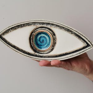 Grande occhio blu, ceramica, scultura occhio blu, realizzata a mano, argilla in gres, occhio blu minimalista