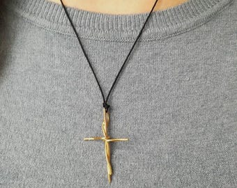 Collana in oro giallo 375 con croce e diamanti