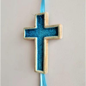 Croix Ancienne En Porcelaine Sur Support - Vintage, Bon état Avec Usures D'usage