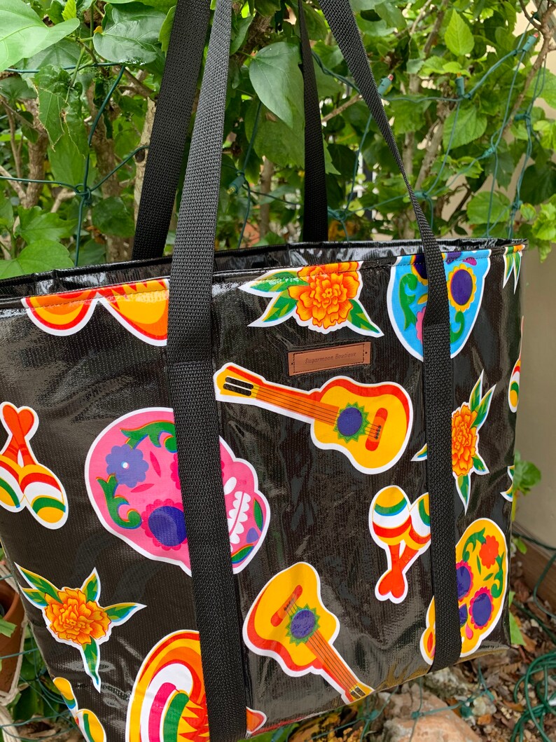 Oilcloth tote, sugar skull tote bag,beach bag, picnic tote, farmers market bag, cinco de Mayo bag, Frida Kahlo skull insulated tote image 4