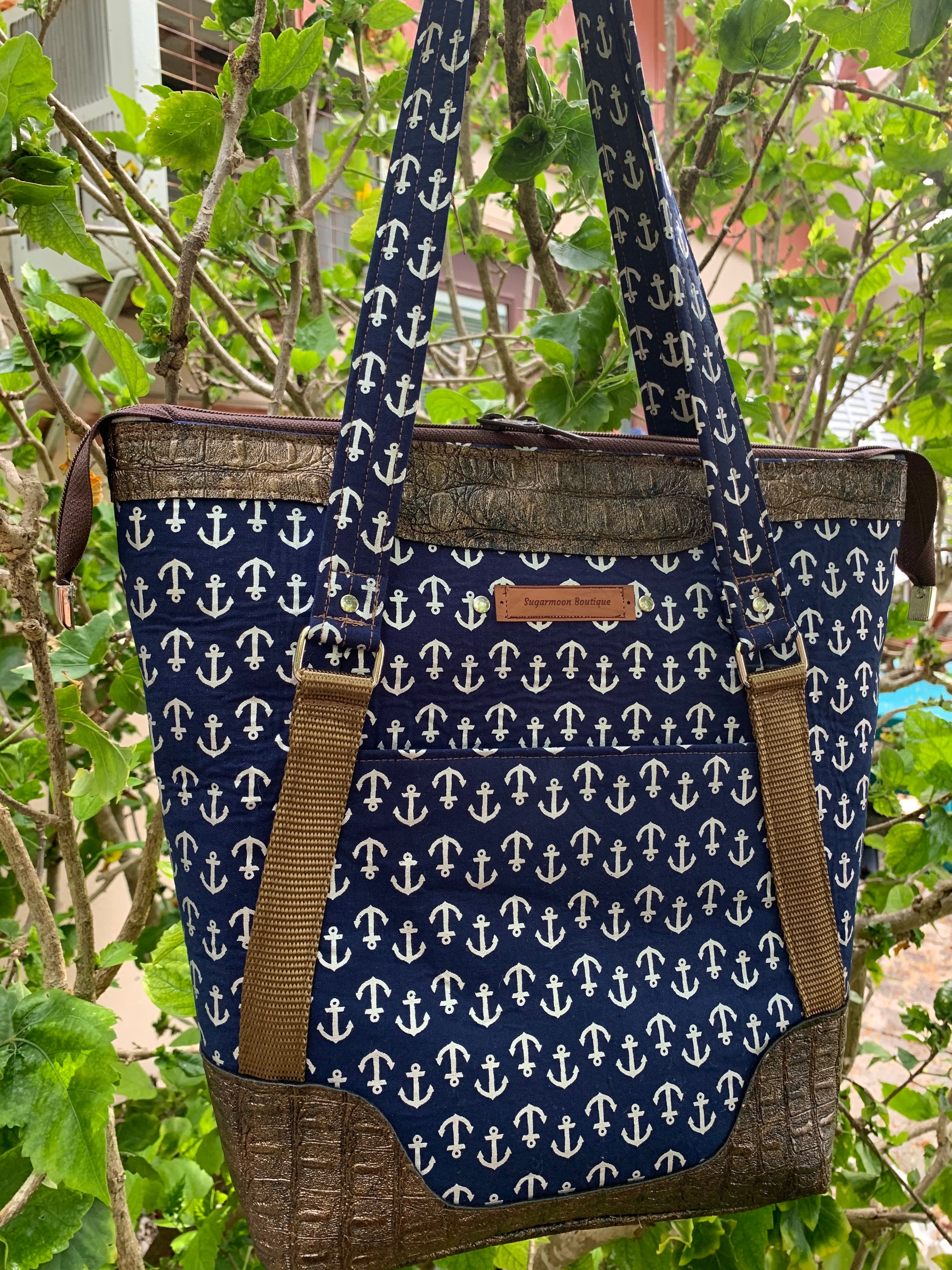 Preston and York Faux Crocodile Handbag | Blue leather purse, Purses and  handbags, Crocodile handbags