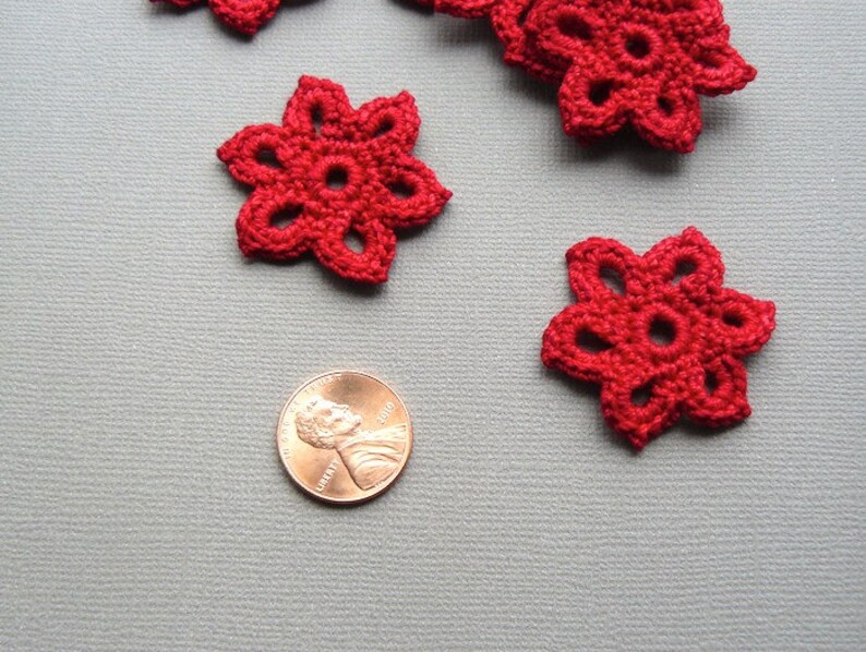 5 Crochet Flower Appliques 1-3/8 inch Diameter, in Bright Red image 2