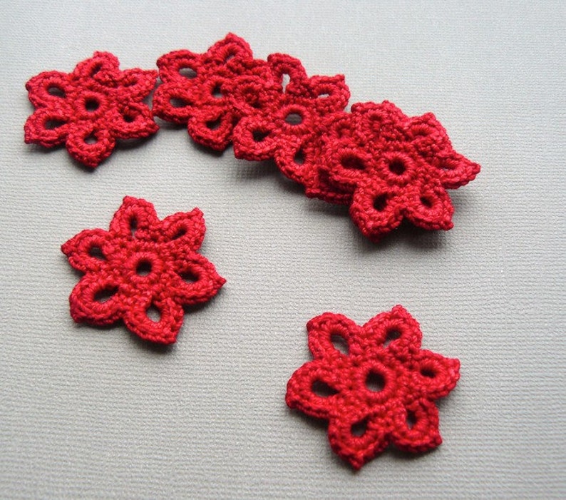 5 Crochet Flower Appliques 1-3/8 inch Diameter, in Bright Red image 5