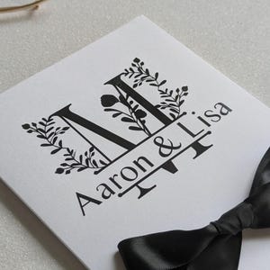 Biglietto d'auguri personalizzato con monogramma per matrimonio
