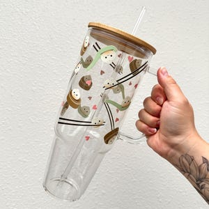 Cute Little Dumpling 40oz Glass Tumbler Cup with Handle and Straw, Bao Bun Dumplings Tumbler, Asian Food Glass Cup with Bamboo Lid Glass Jar