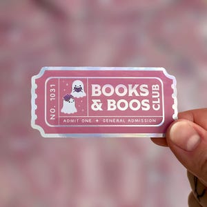 Books & Boos Club Ticket holografischer Halloween Aufkleber, gruseliges Dekor Geschenk für Buchliebhaber, einzigartiger Halloween Aufkleber, niedliches gruseliges Partygeschenk