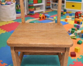 Sedia per bambini in rovere personalizzata - Sedia per bambini con nome personalizzato - Sedia per bambini in legno fatta a mano - Regalo per asilo nido, sala giochi, compleanno e Natale