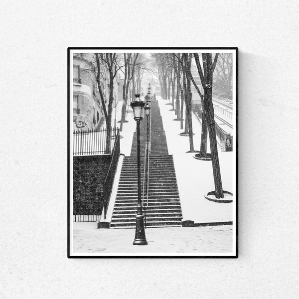 Fotografía de París, Mañana nevada en Montmartre, fotografía invernal, París bajo la nieve, arte en blanco y negro, Invierno en París, francófilo