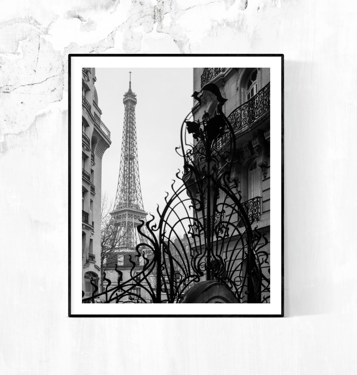 白黒写真、エッフェル塔の眺め、アベニュー・ラップ、フランスの建築物