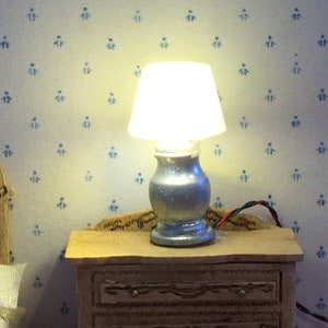 Quarter Inch Scale Electric Silver Table Lamp - 1