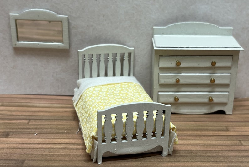 1:24 Half Inch Scale Traditional Childs Room Furniture Kit image 1