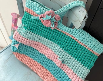 Tasche Shopper upcycling Blüte Häkeln Gehäkelt Korb Henkeltasche Einkaufskorb Kinderzimmer Wohnzimmer Unikat Einzelstück Geschenk Dekoration