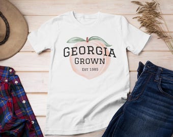 T-shirt unisexe personnalisable Georgia Grown teint en pièce pour l'année de naissance