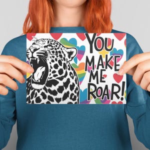 Biglietto di San Valentino con stampa leopardata audace / Mi fai ruggire / Divertente biglietto d'amore con cuori arcobaleno