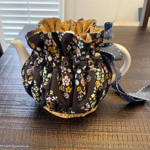 Floral Print Teapot Cozy: 4-5 Cup Teapot Warmer