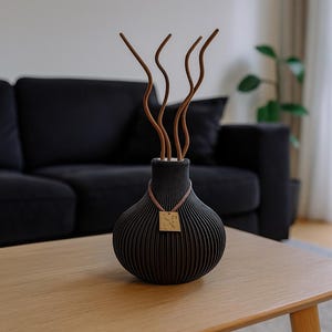 Vaso Elora – Eleganza a coste per ogni casa