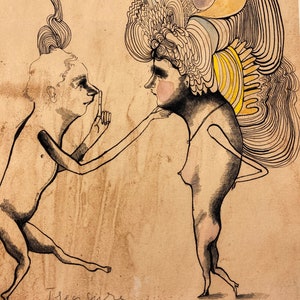 Puede incluir: Un dibujo a tinta negra y blanca de dos figuras. La figura de la izquierda se está llevando un dedo a los labios. La figura de la derecha tiene un peinado grande y elaborado. El dibujo está firmado "T. Peake" en la esquina inferior derecha.