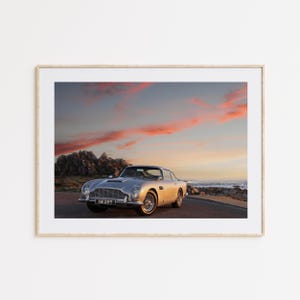 Aston Martin DB5 Poster, Retro Auto Druck, Wandkunst, Wanddekor, Auto Liebhaber Geschenk, Auto Enthusiasten Poster, Auto Geschenk