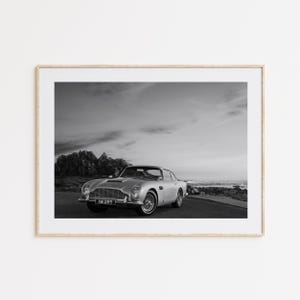 Aston Martin DB5 Poster, Retro Auto Druck, schwarz und weiß, Wandkunst, Wanddekor, Auto Liebhaber Geschenk, Auto Enthusiasten Poster, Auto Geschenk