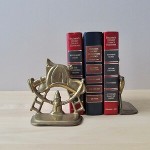 pair solid brass bookends fire fighter hat hose hydrant ladder gift for everyday hero imagem 3