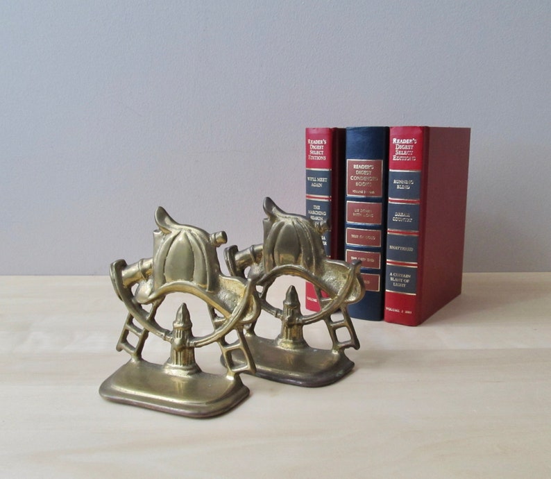 pair solid brass bookends fire fighter hat hose hydrant ladder gift for everyday hero imagem 5