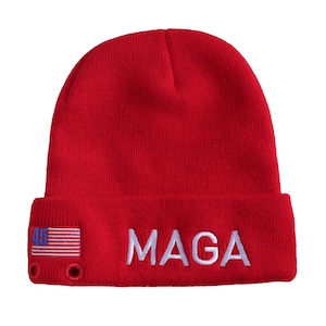 Bunt rot gestrickte MAGA Mütze mit Stiftehalter | Rote MAGA Hat