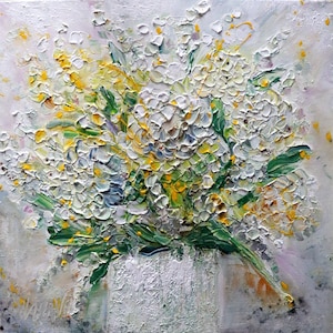 Impasto Hydrangea Oil Painting on Canvas: Spring Floral Bouquet