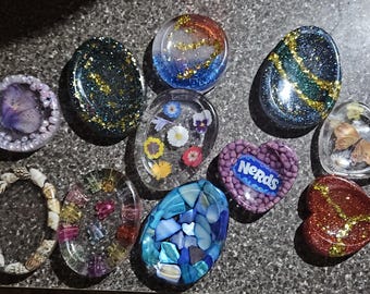 Set of 5 random resin worry stones