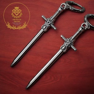 Pendientes de espada gótica / Pendientes colgantes de plata para mujer / Joyas steampunk / Pendientes de estética oscura / Regalo de moda alternativa