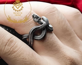Gothic Snake Ring: Silver Gray Serpent, Adjustable Zinc Alloy