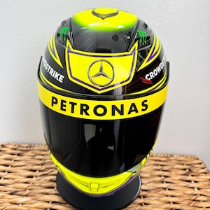 Full Size DOT Certified Replica of Lewis Hamilton&#39;s Iconic F1 Helmet 2022 Season, Motorsport F1-Formula Replica Helmet, Racing Fan Gift