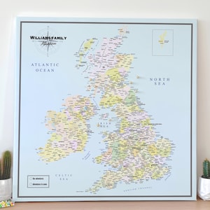 Kaart met punaise van het VK en Ierland – gepersonaliseerde canvaskaart – reistrackerbord – veelkleurig, minimalistisch ontwerp - 100 pins inc.
