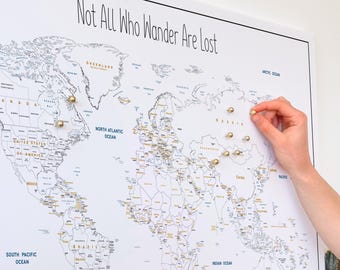 Minimalist Push Pin World Map - Personalized Pin Board -  In White & Black for Adventure Tracking - Gift for Travelers - 100 Pins incl.
