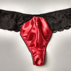 Men&#39;s Thong in Satin and Black Stretch Lace