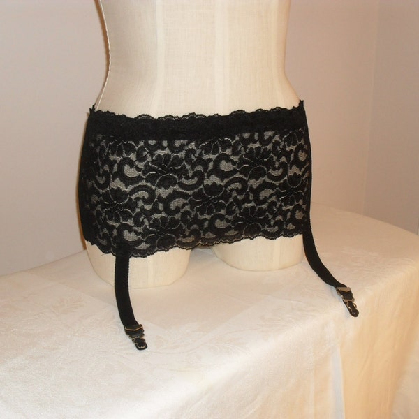 Garter Belt Retro Style in Black Stretch Lace