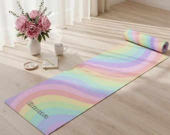 Esterilla de yoga con ondas de arcoíris pastel y nombre personalizado | Esterilla de yoga personalizada con correa | Fitness y pilates Arcoíris | Esterilla de yoga de regalo para gimnasio en casa