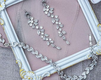 Elegant Wedding Jewelry Set: Crystal Bridal Earrings and Bracelet, Silver, Gold, Rose Gold