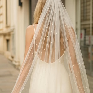 Elegant Pearl Wedding Veil Bridal Accessories Luxury Fingertip Wedding Veil with Comb Cathedral Wedding Veil with Pearls Bridal Veil Wedding