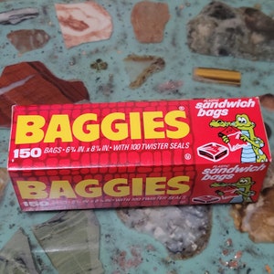 VINTAGE 1970's BAGGIES Fold Over Plastic Sandwich Bags with Alligator. NOS  RARE